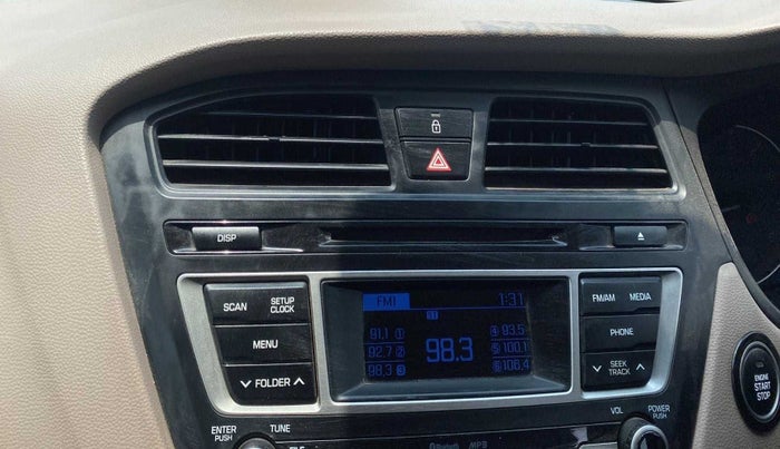 2015 Hyundai Elite i20 ASTA 1.2, Petrol, Manual, 1,09,224 km, AC Unit - Front vent has minor damage