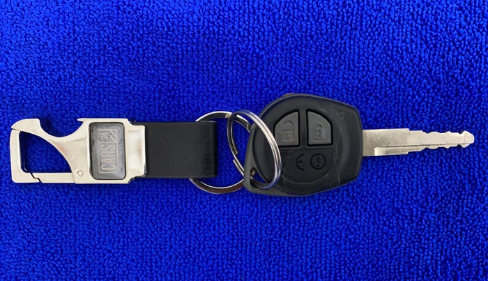 2018 Maruti Dzire VXI, Petrol, Manual, 30,882 km, Key Close Up