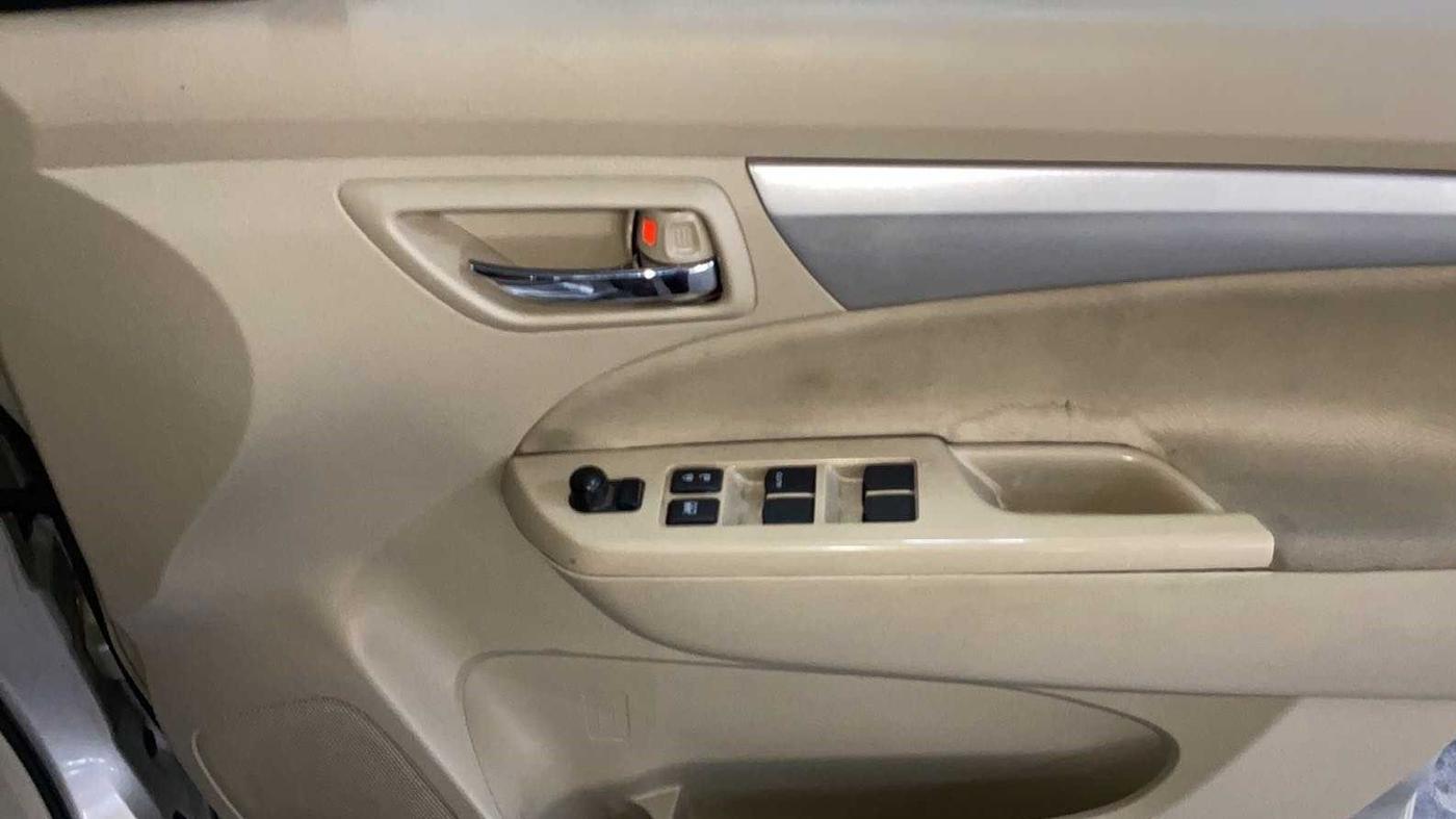 2016 Maruti Ertiga ZXI+, Petrol, Manual, 67,824 km, Driver Side Door Panels Control