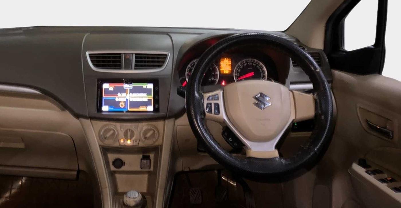 2016 Maruti Ertiga ZXI+, Petrol, Manual, 67,824 km, Steering Wheel Close Up
