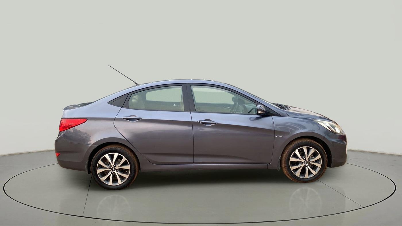 2014 Hyundai Verna FLUIDIC 1.6 VTVT SX, Petrol, Manual, 27,674 km, Right Side View