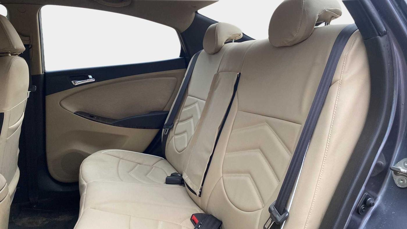 2014 Hyundai Verna FLUIDIC 1.6 VTVT SX, Petrol, Manual, 27,674 km, Right Side Rear Door Cabin