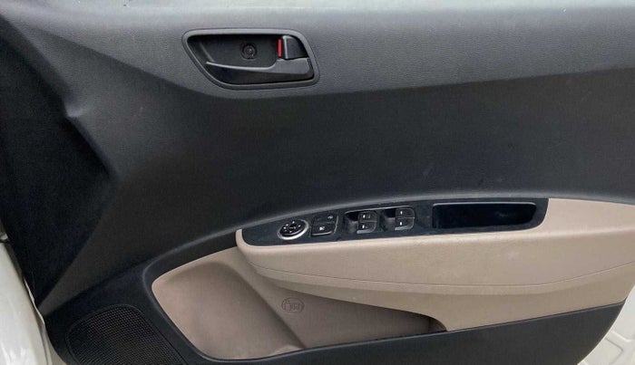 2018 Hyundai Grand i10 MAGNA AT 1.2 KAPPA VTVT, Petrol, Automatic, 44,018 km, Driver Side Door Panels Control
