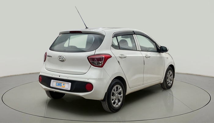 2018 Hyundai Grand i10 MAGNA AT 1.2 KAPPA VTVT, Petrol, Automatic, 44,018 km, Right Back Diagonal