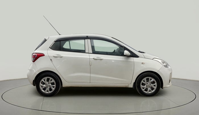 2018 Hyundai Grand i10 MAGNA AT 1.2 KAPPA VTVT, Petrol, Automatic, 44,018 km, Right Side View