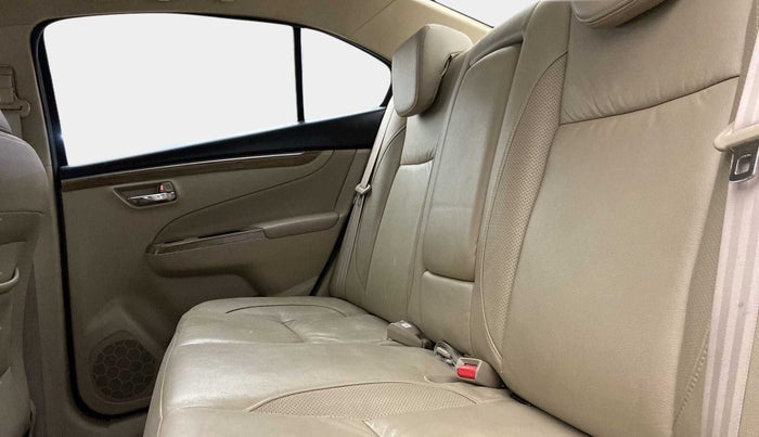 2018 Maruti Ciaz ALPHA 1.5 SHVS PETROL, Petrol, Manual, 45,378 km, Right Side Rear Door Cabin