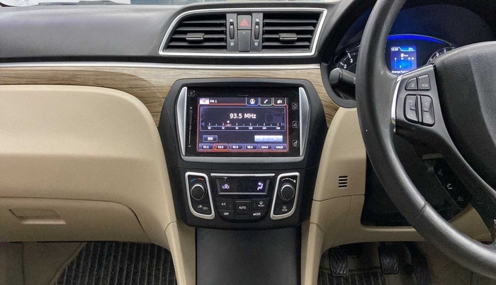 2018 Maruti Ciaz ALPHA 1.5 SHVS PETROL, Petrol, Manual, 45,378 km, Driver Side Door Panels Control