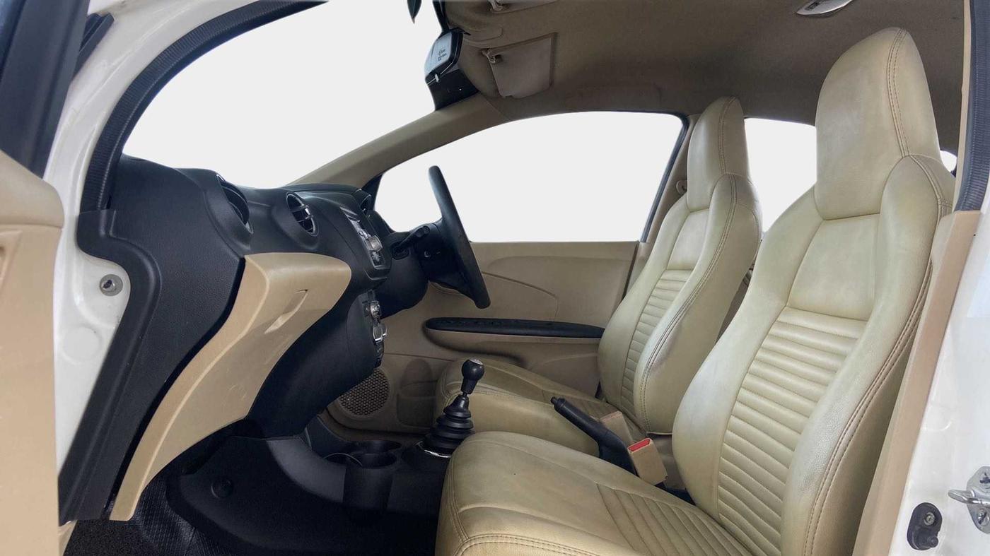 2015 Honda Amaze 1.2L I-VTEC S, Petrol, Manual, 1,22,986 km, Right Side Front Door Cabin