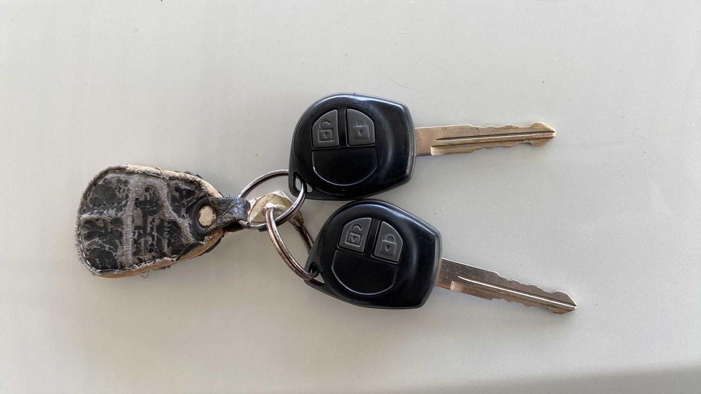 2014 Maruti Swift VXI, Petrol, Manual, 55,901 km, Key Close Up