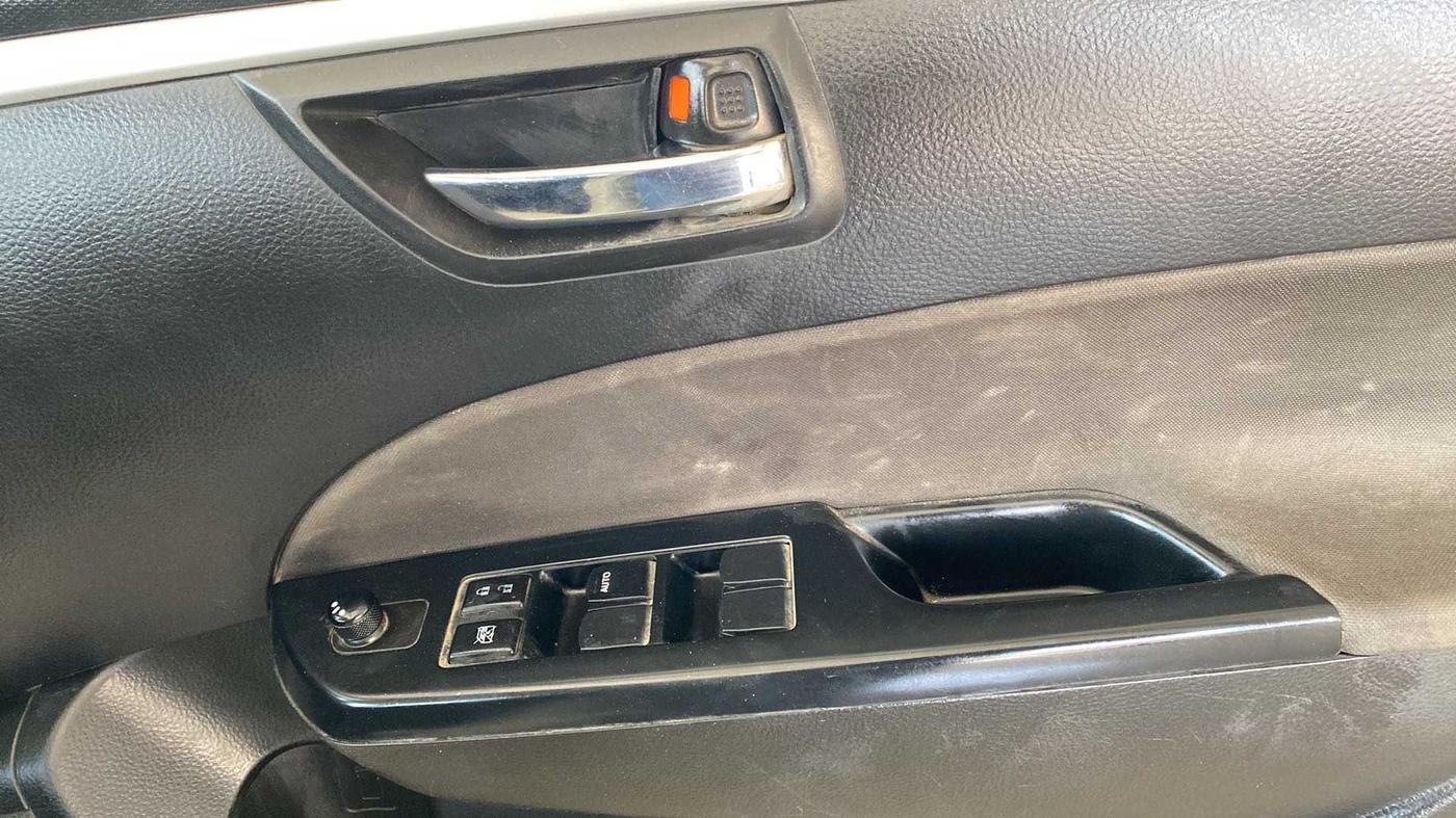 2014 Maruti Swift VXI, Petrol, Manual, 55,901 km, Driver Side Door Panels Control