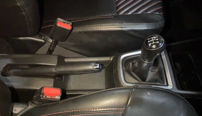 2022 Maruti Swift VXI, Petrol, Manual, 22,203 km, Gear Lever