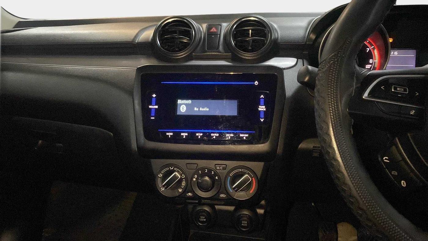 2022 Maruti Swift VXI, Petrol, Manual, 22,203 km, Air Conditioner