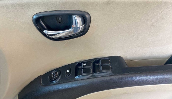 2010 Hyundai i10 MAGNA 1.2, Petrol, Manual, 42,793 km, Driver Side Door Panels Control