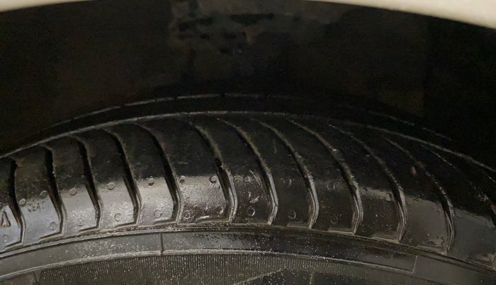 2018 Hyundai Grand i10 SPORTZ 1.2 KAPPA VTVT, Petrol, Manual, 61,254 km, Right Front Tyre Tread