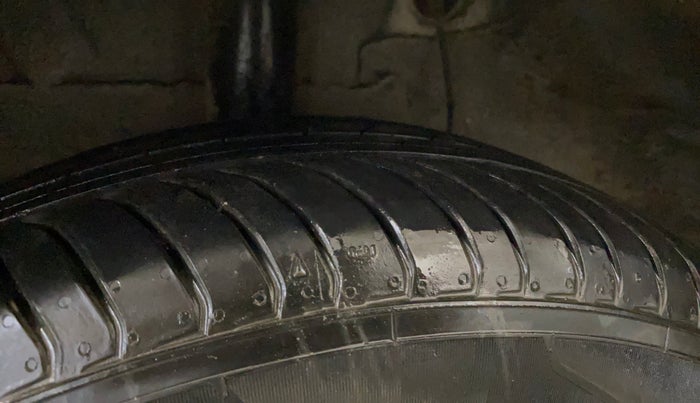 2018 Hyundai Grand i10 SPORTZ 1.2 KAPPA VTVT, Petrol, Manual, 61,254 km, Right Rear Tyre Tread