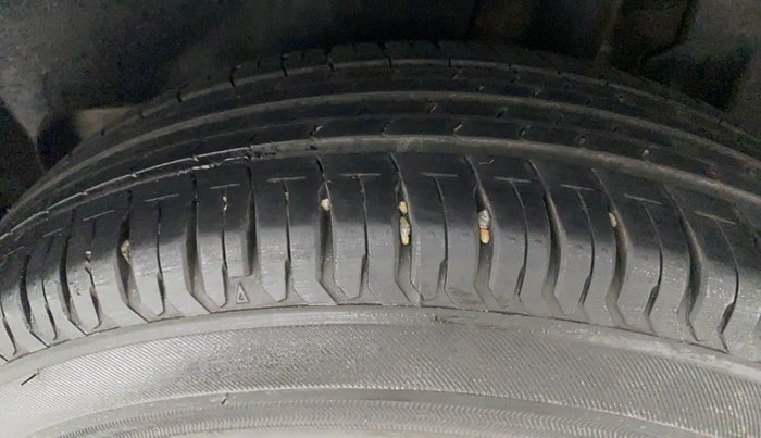 2022 Maruti Dzire VXI, Petrol, Manual, 23,967 km, Left Rear Tyre Tread