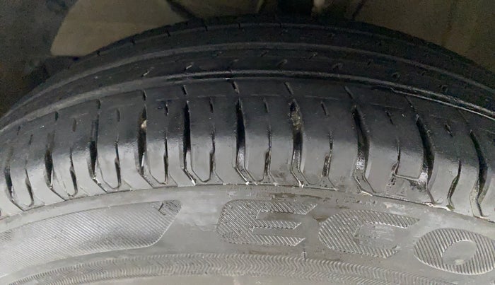 2022 Maruti Dzire VXI, Petrol, Manual, 23,967 km, Left Front Tyre Tread