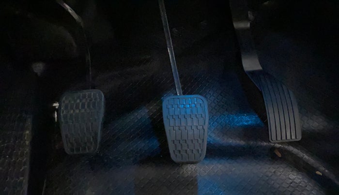 2023 Tata ALTROZ XZ + SUNROOF, Petrol, Manual, 6,884 km, Pedals