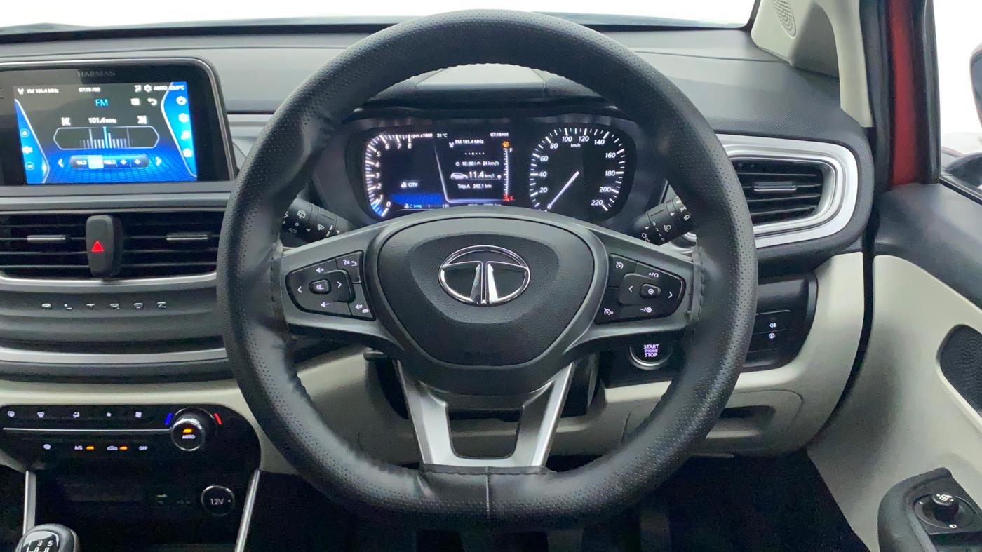 2023 Tata ALTROZ XZ + SUNROOF, Petrol, Manual, 6,884 km, Steering Wheel Close Up