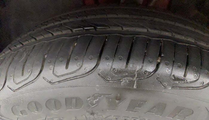 2023 Tata ALTROZ XZ + SUNROOF, Petrol, Manual, 6,884 km, Left Front Tyre Tread