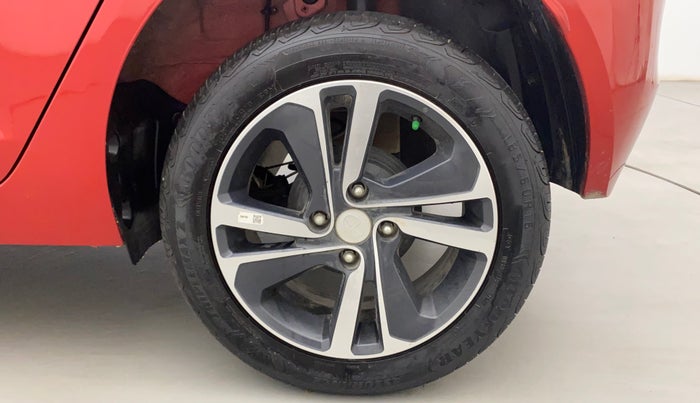 2023 Tata ALTROZ XZ + SUNROOF, Petrol, Manual, 6,884 km, Left Rear Wheel