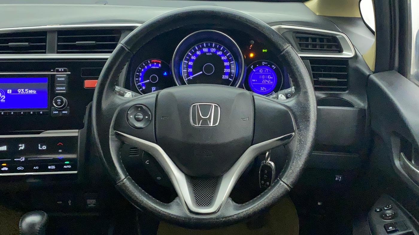 2016 Honda Jazz 1.2L I-VTEC V AT, Petrol, Automatic, 1,13,157 km, Steering Wheel Close Up