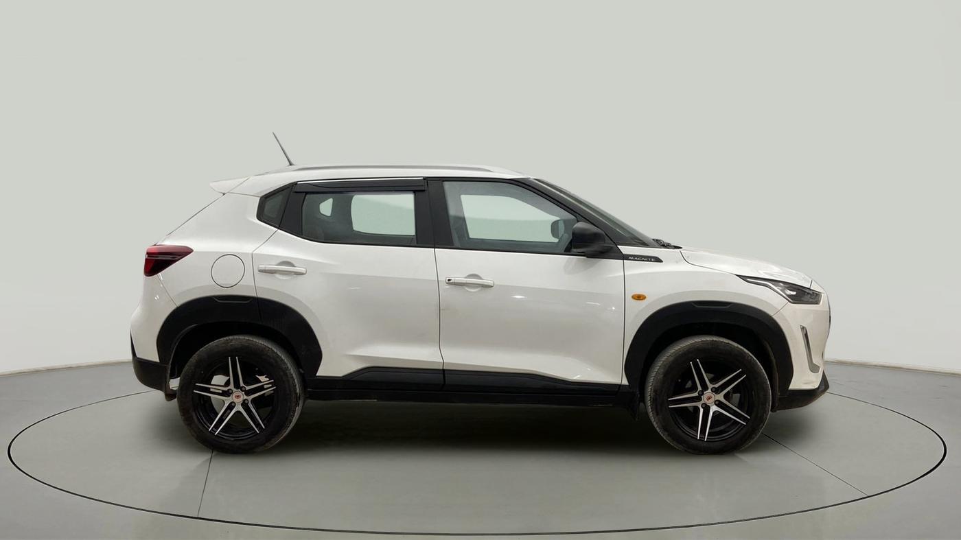 2021 Nissan MAGNITE XE, Petrol, Manual, 8,907 km, Right Side View