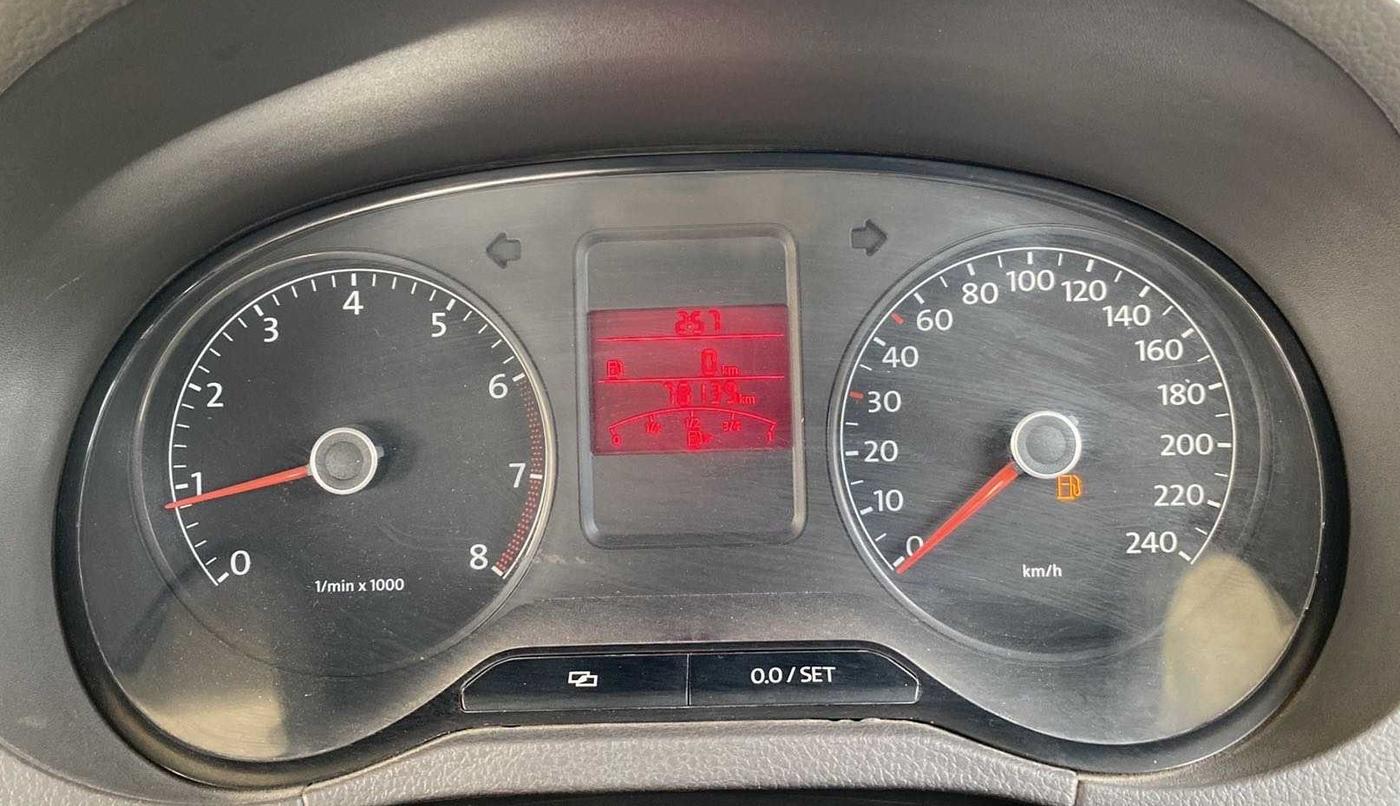 2013 Volkswagen Vento HIGHLINE 1.6 MPI, Petrol, Manual, 78,099 km, Odometer Image