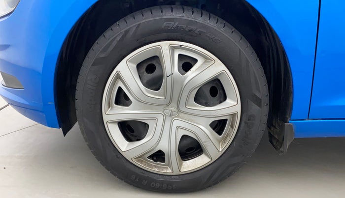 2022 Tata ALTROZ XT DIESEL, Diesel, Manual, 37,737 km, Left Front Wheel