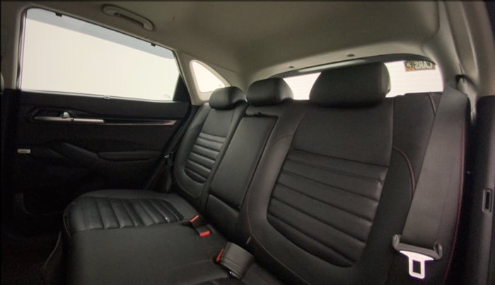 2022 KIA SELTOS GTX PLUS AT 1.5 DIESEL, Diesel, Automatic, 42,454 km, Right Side Rear Door Cabin