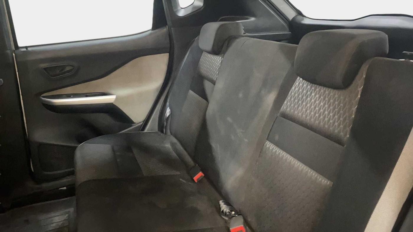 2022 Nissan MAGNITE XE, Petrol, Manual, 15,704 km, Right Side Rear Door Cabin