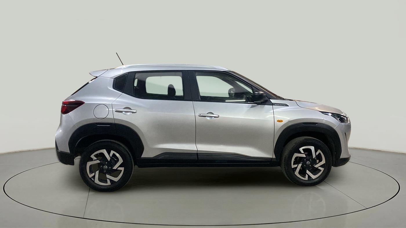 2022 Nissan MAGNITE XE, Petrol, Manual, 15,704 km, Right Side View