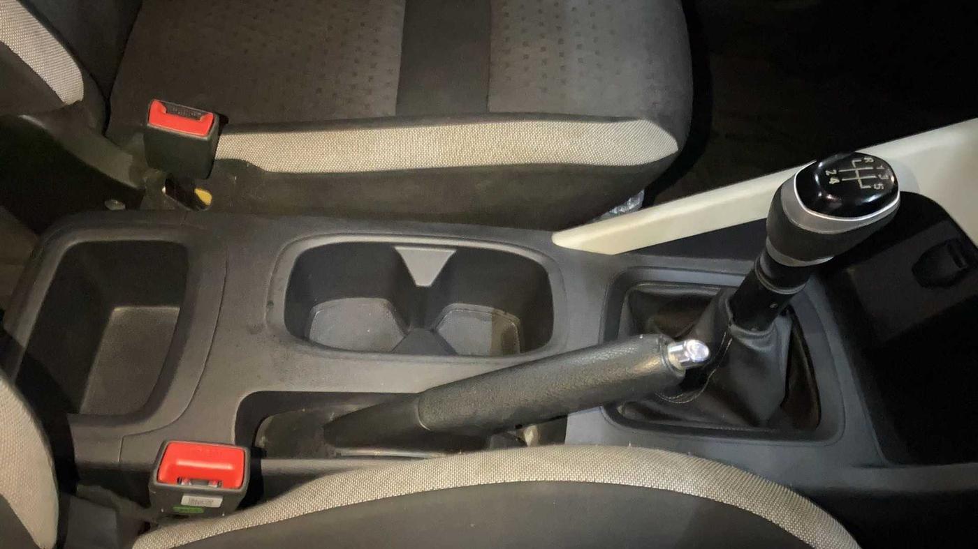 2022 Nissan MAGNITE XE, Petrol, Manual, 15,704 km, Gear Lever