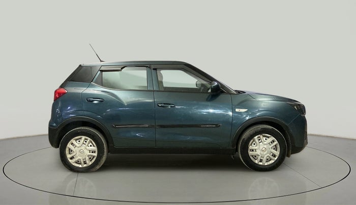 2020 Mahindra XUV300 W4 1.2 PETROL, Petrol, Manual, 33,648 km, Right Side View