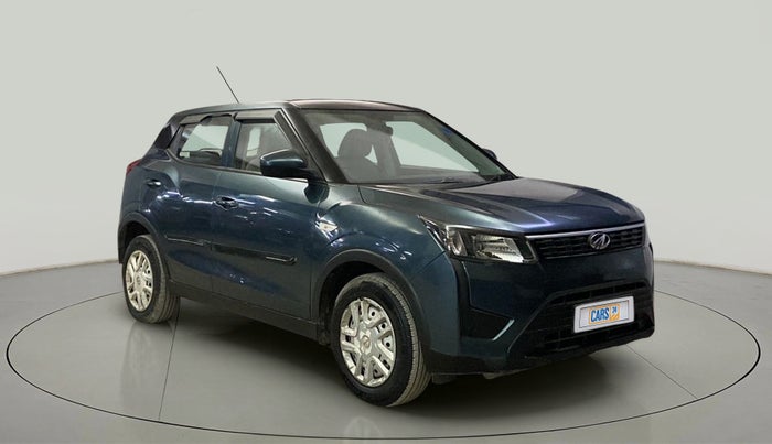 2020 Mahindra XUV300 W4 1.2 PETROL, Petrol, Manual, 33,648 km, Right Front Diagonal