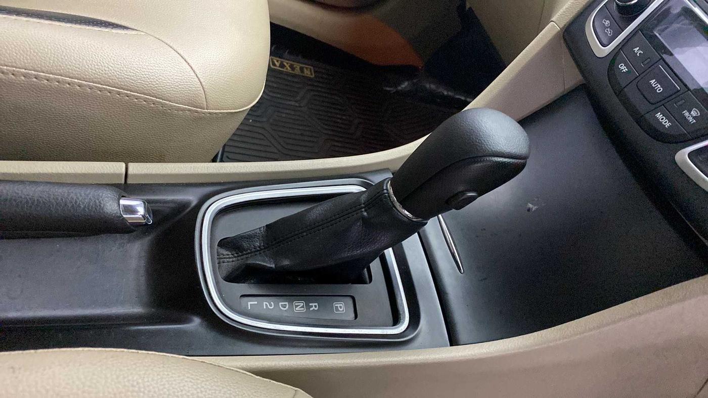 2017 Maruti Ciaz ZETA 1.4  AT PETROL, Petrol, Automatic, 85,351 km, Gear Lever