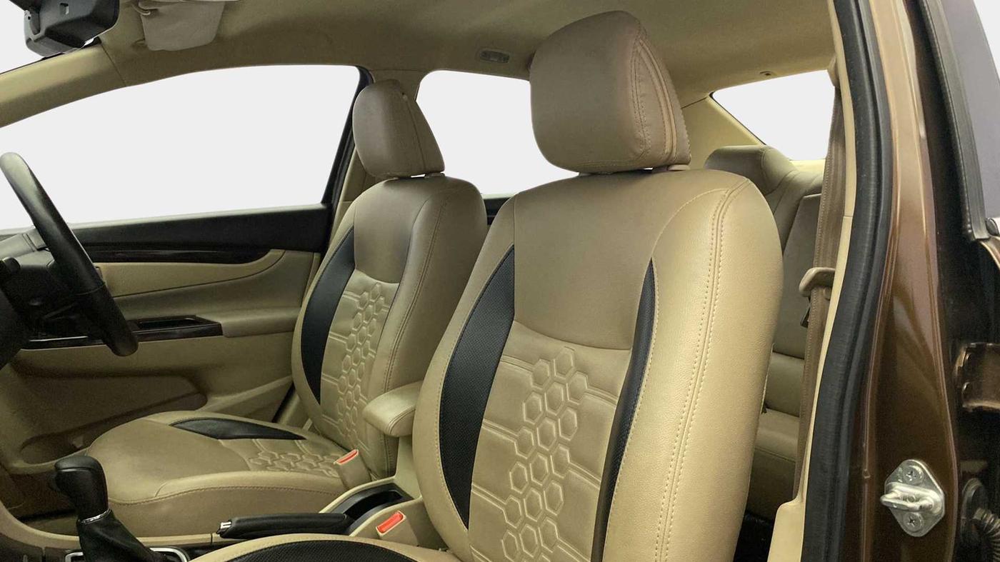 2017 Maruti Ciaz ZETA 1.4  AT PETROL, Petrol, Automatic, 85,351 km, Right Side Front Door Cabin