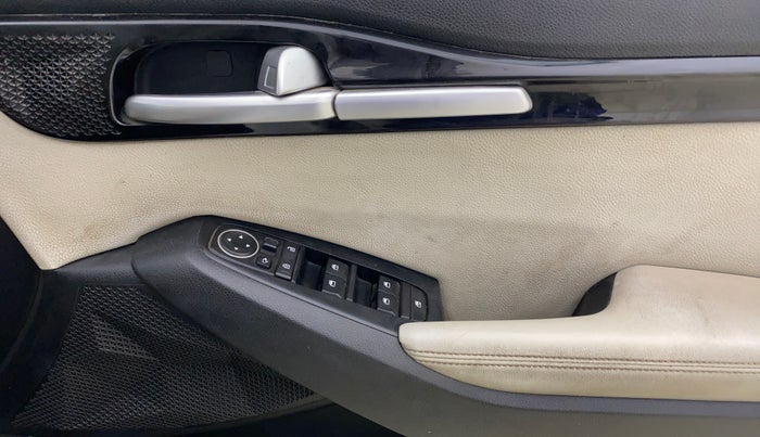2019 KIA SELTOS HTX 1.5 DIESEL, Diesel, Manual, 1,26,862 km, Driver Side Door Panels Control