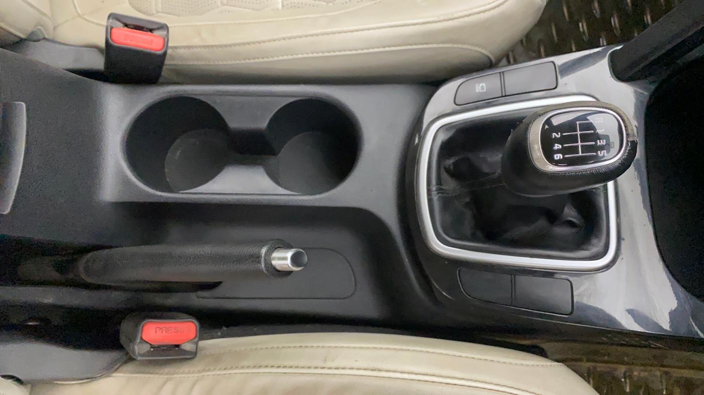 2019 KIA SELTOS HTX 1.5 DIESEL, Diesel, Manual, 1,27,136 km, Gear Lever