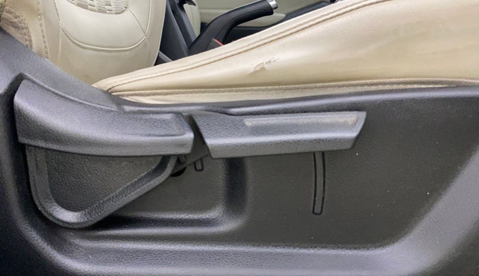 2019 KIA SELTOS HTX 1.5 DIESEL, Diesel, Manual, 1,26,862 km, Driver Side Adjustment Panel