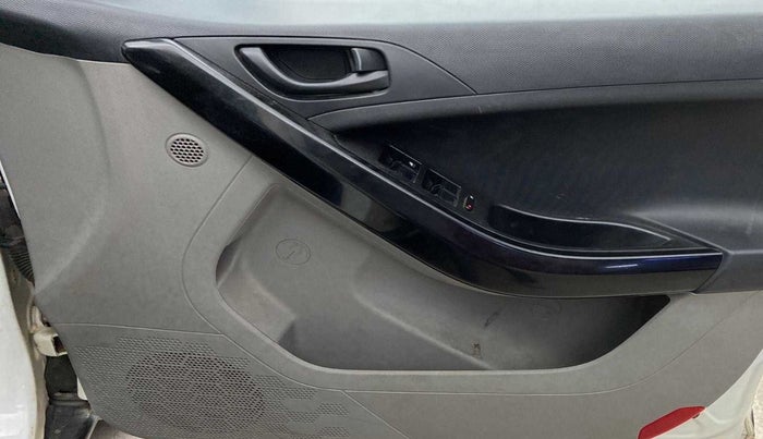 2019 Tata NEXON XM DIESEL, Diesel, Manual, 68,574 km, Driver Side Door Panels Control