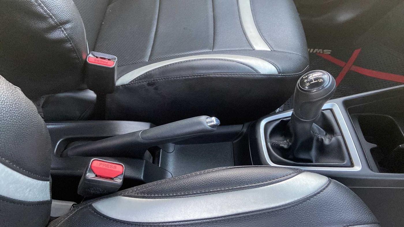 2019 Maruti Swift VXI, Petrol, Manual, 18,853 km, Gear Lever