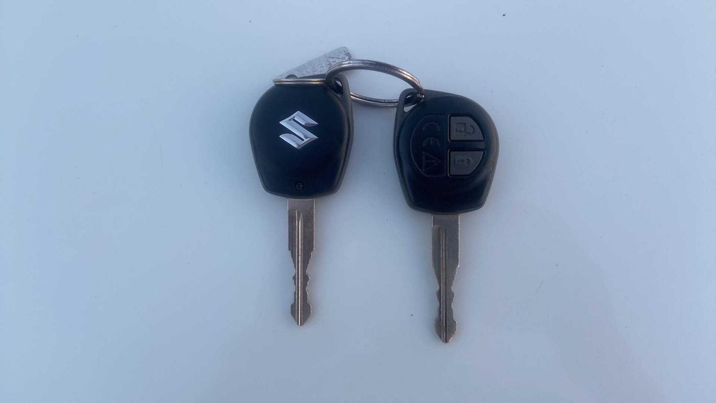 2019 Maruti Swift VXI, Petrol, Manual, 18,853 km, Key Close Up