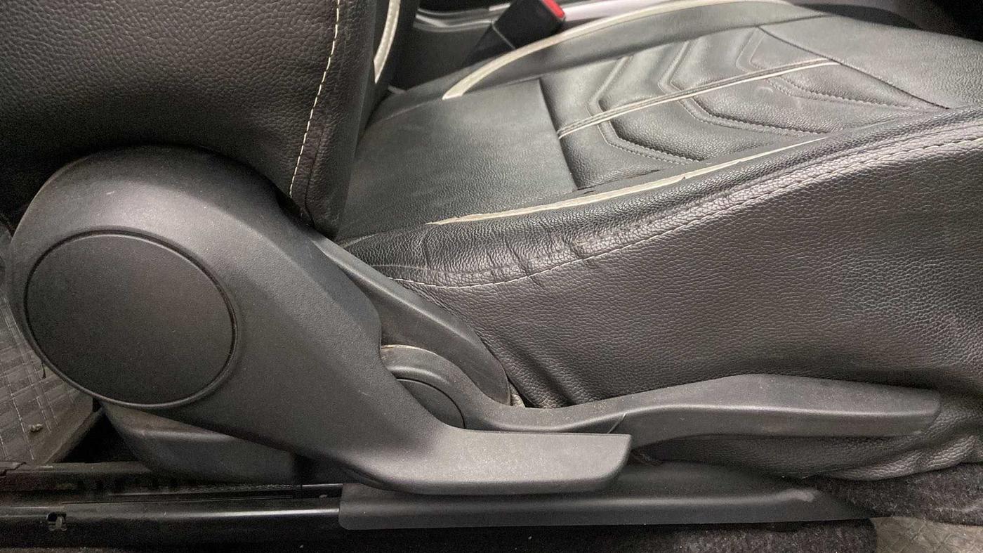 2019 Maruti Baleno ZETA PETROL 1.2, Petrol, Manual, 70,112 km, Driver Side Adjustment Panel