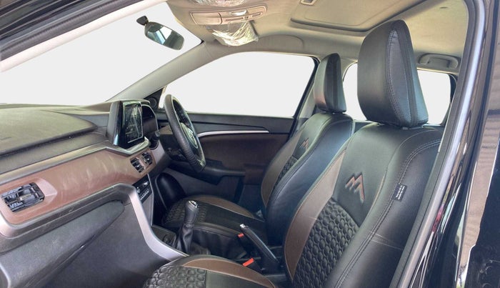 2023 Maruti BREZZA ZXI SMART HYBRID , CNG, Manual, 12,891 km, Right Side Front Door Cabin