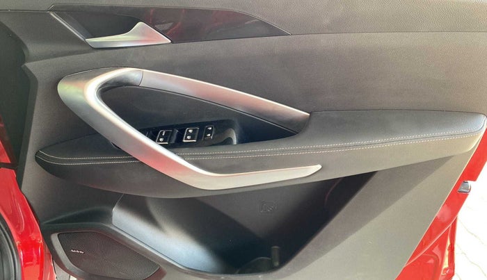 2020 MG HECTOR SHARP 1.5 DCT PETROL, Petrol, Automatic, 21,569 km, Driver Side Door Panels Control