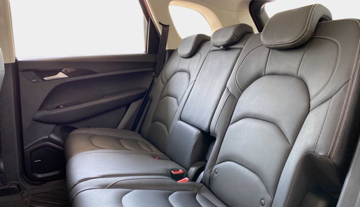 2020 MG HECTOR SHARP 1.5 DCT PETROL, Petrol, Automatic, 21,569 km, Right Side Rear Door Cabin