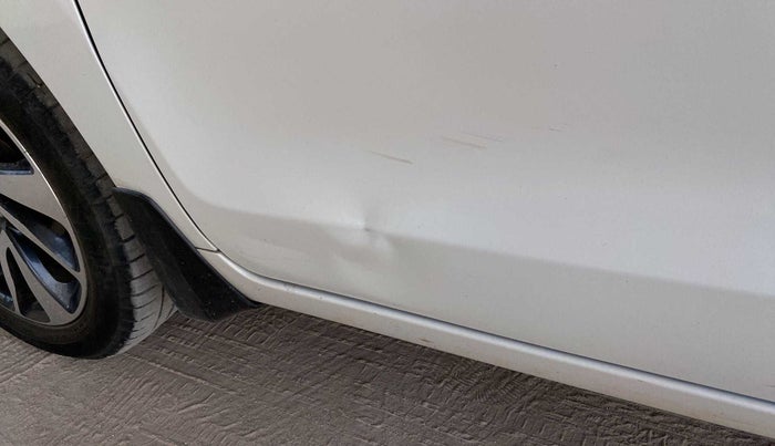 2020 Toyota Glanza G CVT, Petrol, Automatic, 26,678 km, Front passenger door - Minor scratches
