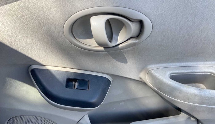 2016 Datsun Go Plus T, Petrol, Manual, 51,199 km, Driver Side Door Panels Control