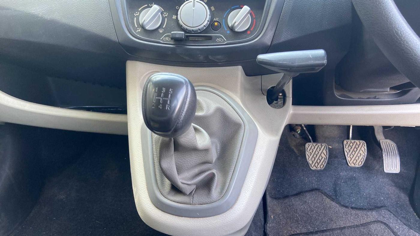 2016 Datsun Go Plus T, Petrol, Manual, 51,199 km, Gear Lever